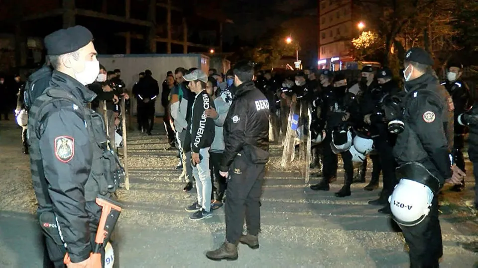 Ataşehir'de eş zamanlı operasyon! Kaçak yollarla gelen yabancıları polis tek tek topladı