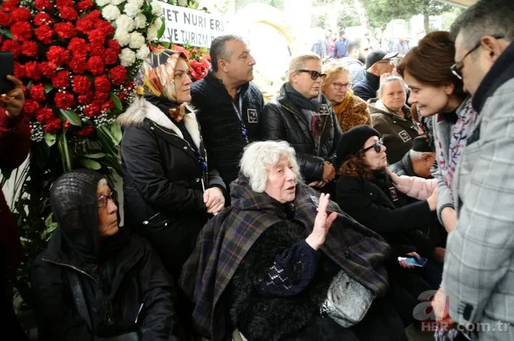 Ayşen Gruda'nın cenazesinden gözler Şener Şen'i aramıştı! Usta sanatçının o görüntüleri ortaya çıktı