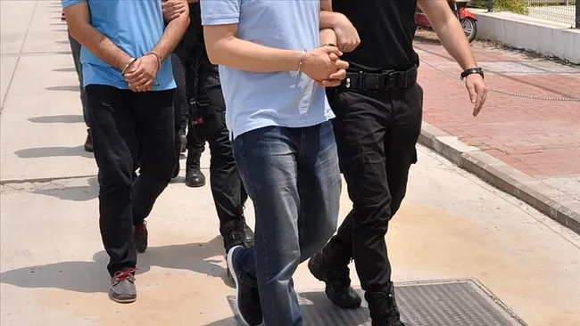 son-15-senede-fetocu-2-bin-39-muvazzaf-desifre-oldu-1620989647964.jpg Son 1,5 senede terör örgütü FETÖ mensubu 2 bin 39 muvazzaf deşifre oldu - 3