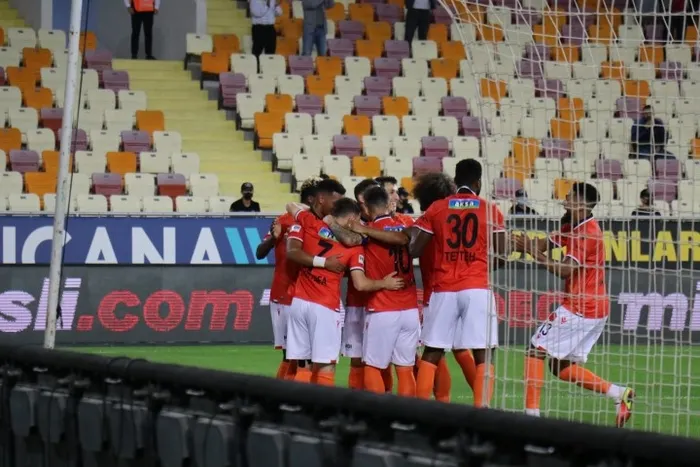 Malatya'da 7 gollü düello! Yeni Malatyaspor 3-4 Fatih Karagümrük | MAÇ SONUCU ÖZET - 3