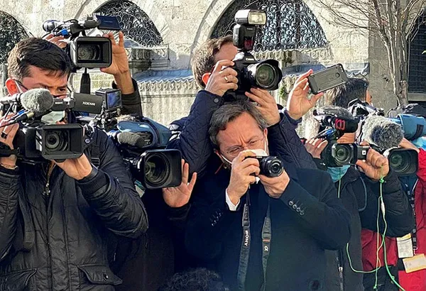 İletişim Başkanı Fahrettin Altun Başkan Erdoğan ile gazetecilerin fotoğraflarını çekti - 1