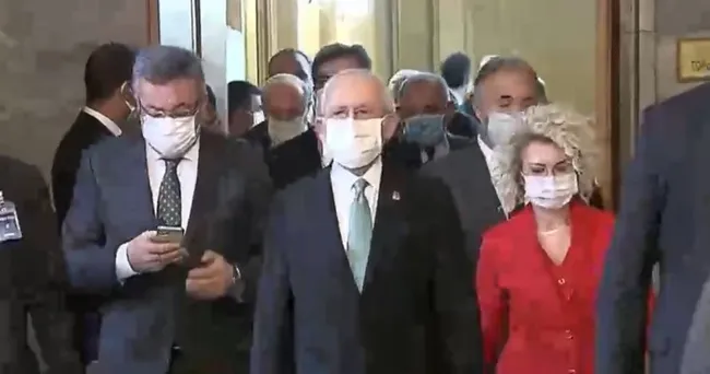 muhalefetin-cumhurbaskani-adayi-kim-olacak-chpde-ince-hesaplar-yapiliyor-1629963587034.jpg Muhalefetin cumhurbaşkanı adayı kim olacak? CHP’de ince hesaplar yapılıyor - 2