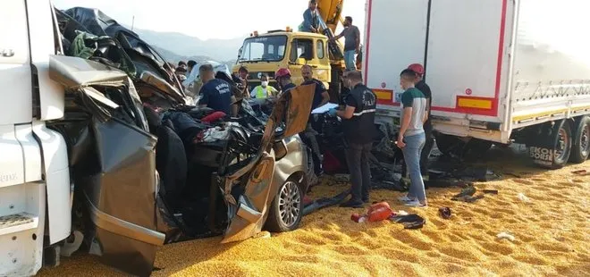 Son dakika: Manisa’da 3 TIR ve 2 otomobilin karıştığı kazada 3 kişi öldü çok sayıda yaralı var