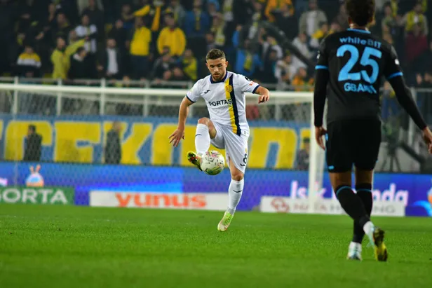 ankaragucu-trabzonspor-canli-izle-04-nisan-ztk-ankaragucu-ts-maci-sifresiz-full-hd-kesintisiz-takip-linki-1680624962487.jpg ANKARAGÜCÜ TRABZONSPOR MAÇ ÖZETİ | 04 Nisan ZTK Ankaragücü-TS mücadelesi kaç kaç bitti? - 2