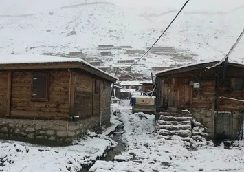 Rize'de kar yağışı! Yaylalar beyaza büründü