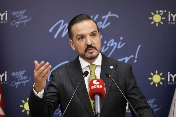 kandile-yanlayan-ozgur-ozel-yerel-secimler-icin-hedepin-ayagina-gidiyor-chp-resmen-duyurdu-onumuzdeki-gunlerde-1702302987229.jpg Kandil'e yanlayan Özgür Özel yerel seçimler için HEDEP'in ayağına gidiyor! CHP resmen duyurdu: Önümüzdeki günlerde ziyaret olacak - 9