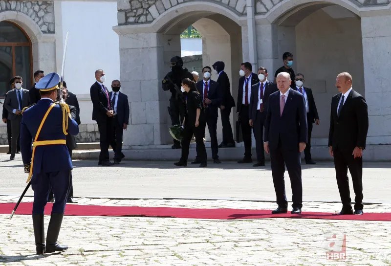 Başkan Erdoğan'dan Şuşa'ya tarihi ziyaret! Türkiye ve Azerbaycan imzaları attı 24