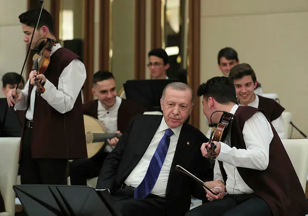 baskan-erdogandan-egitimcilerle-duzenlenen-iftar-programinda-son-dakika-aciklamalari-1649367931748.jpg Başkan Erdoğan'dan eğitimcilerle düzenlenen iftar programında son dakika açıklamaları - 2