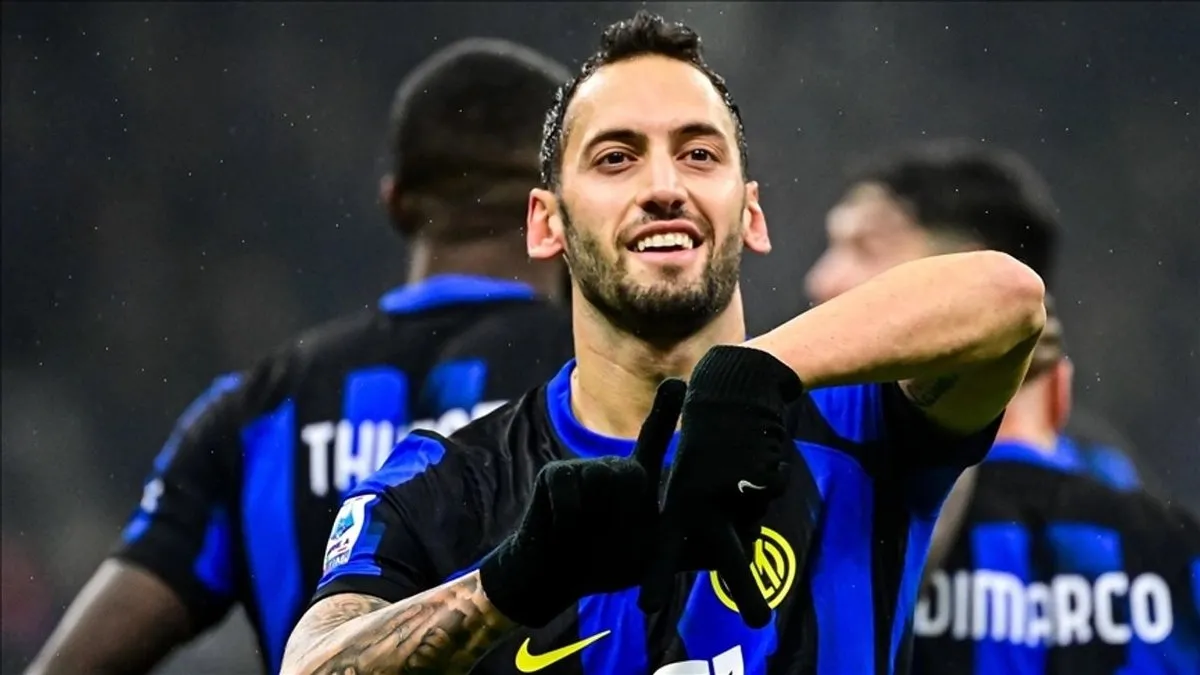 Hakan Çalhanoğlu Ballon d'Or'a aday gösterildi