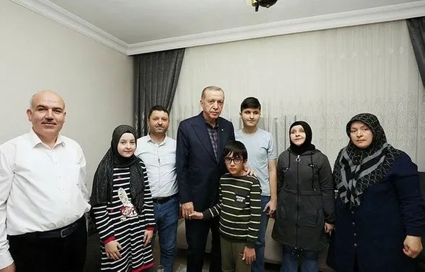 Görme engelli hafız Ravzanur Başkan Erdoğan'ı anlattı: Onun düşmana karşı olan dik duruşuna hayranız - 4
