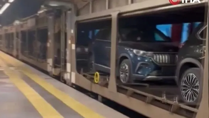 Almanya’ya ilk Togg’lar teslim edildi: İlk partide 100 araç gitti