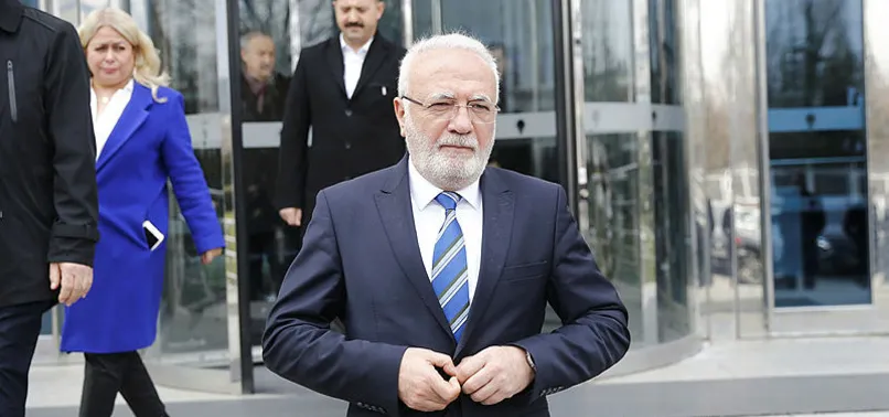 Darbeci askerlerden sivil mahkeme yasasının ardından AK Parti'li Mustafa Elitaş'a oğluyla tehdit! ile ilgili görsel sonucu