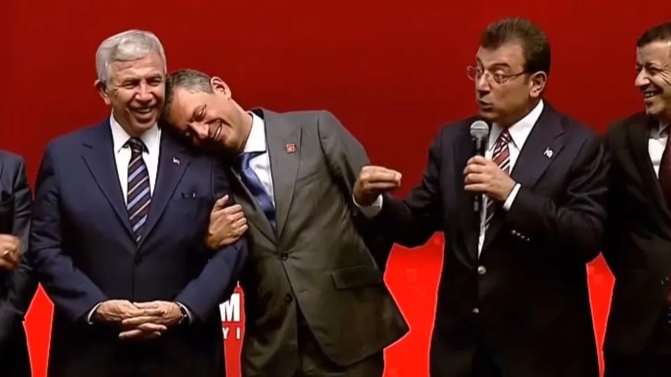 Özel’i eleştiren disipline gidiyor!