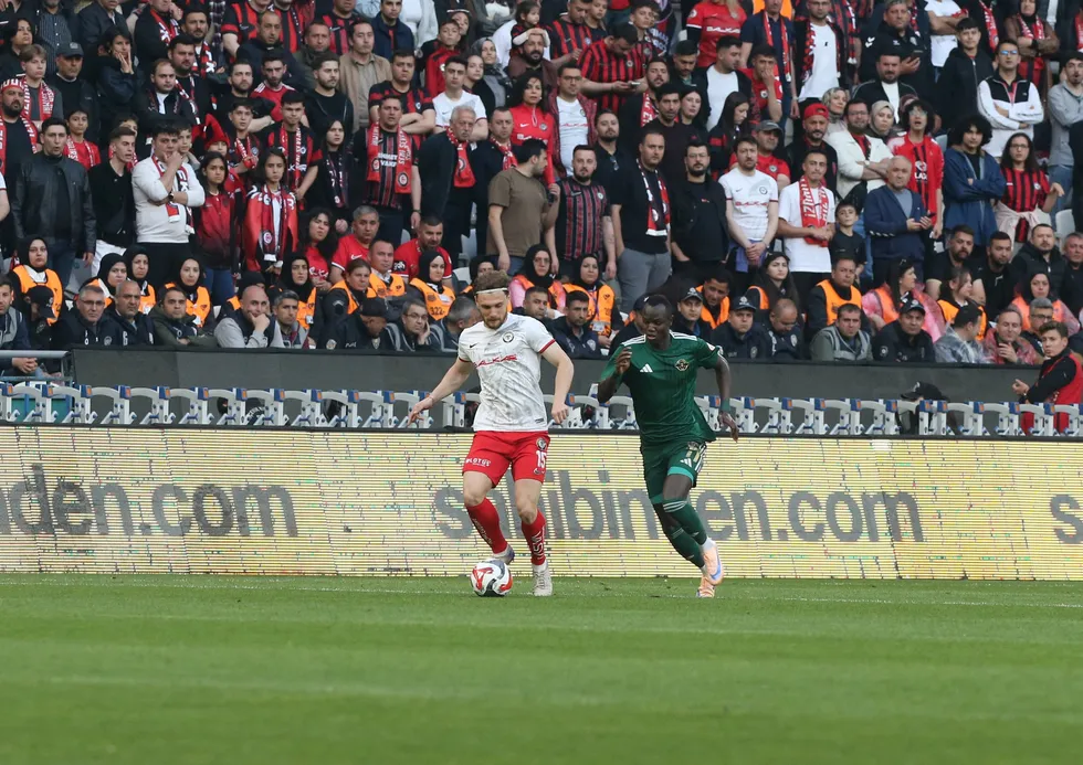 canli-esenler-erokspor-corum-fk-1779644411833.jpg FOTOĞRAF (AA)
