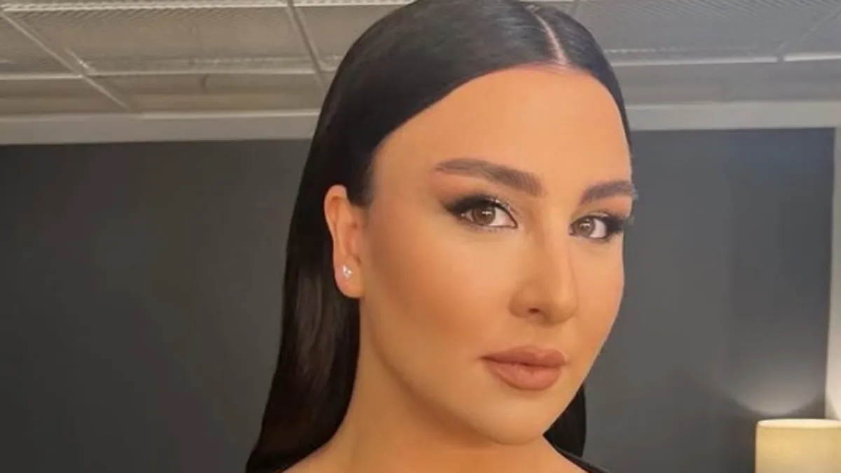 Galada yürek burkan anlar! Gözyaşlarına boğulan çocuk oyuncuyu Yasemin Sakallıoğlu teselli etti