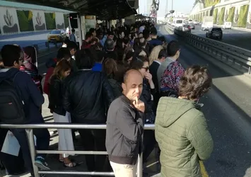Metrobüs seferlerinde aksama