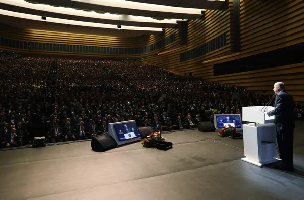 Son dakika: Yüz Yüze Türkiye Esnaf Buluşması | Başkan Erdoğan müjdeyi verdi! 6’lı masanın cumhurbaşkanı modeline sert tepki