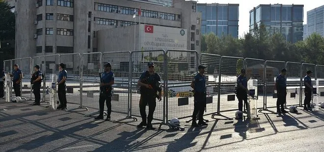 Son dakika: HDP’li Diyarbakır, Mardin ve Van Büyükşehir Belediye Başkanları görevden uzaklaştırıldı