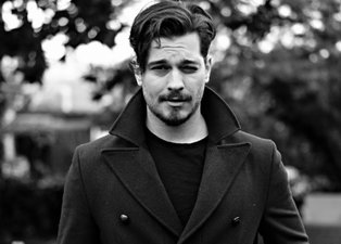 Çağatay Ulusoy tanınmaz hale geldi! Yeni imajı isyan ettirdi