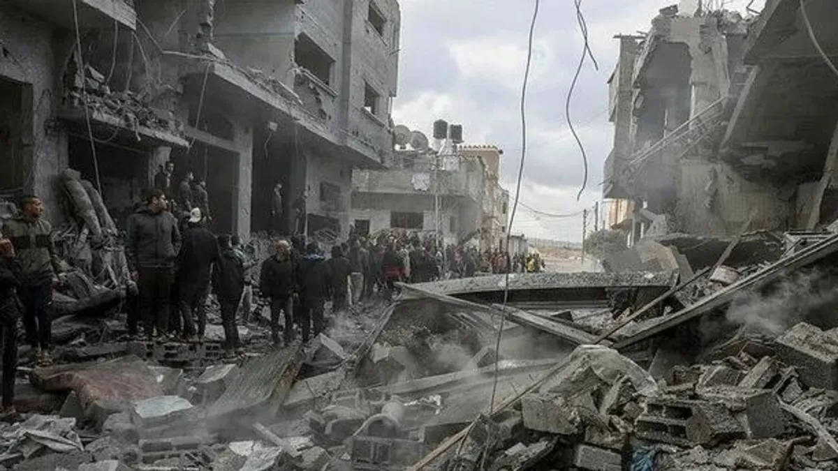 Katil İsrail yine sivilleri hedef aldı! Çoğu çocuk en az 14 Filistinli hayatını kaybetti