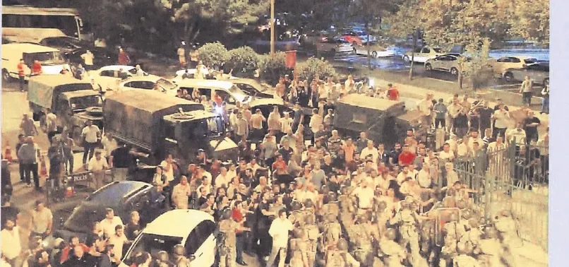 90 haine karşı 9 polis ve halk el ele