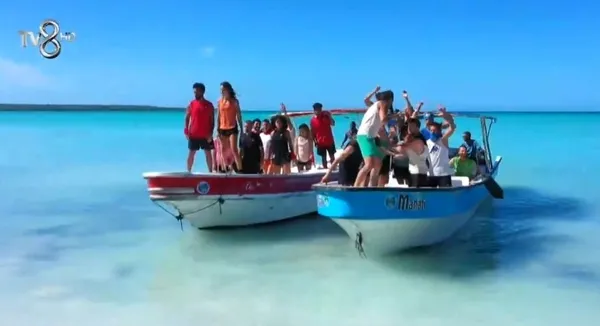 Survivor kim elendi? Survivor 2023 ödül oyununu hangi takım kazandı? TV8 SMS oyu sıralaması ile elenen isim...