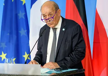 Fransa Dışişleri Bakanı Jean-Yves Le Drian'dan flaş sözler! ABD ve Avustralya için "eski ortak" dedi