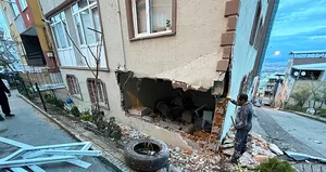 Bursa’da fırtına felakete neden oldu!