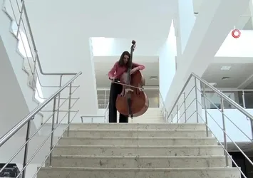 Bu çocuğun kulakları radar kadar hassas