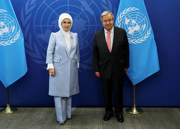 emine-erdogan-ve-bm-genel-sekreteri-guterres-sifir-atik-projesi-icin-iyi-niyet-beyani-imzaladi-1663661087138.jpg