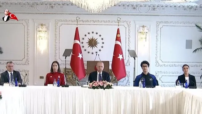 Başkan Recep Tayyip Erdoğan 19 Mayıs için gençleri kabul etti