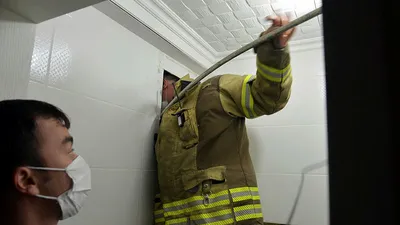 Banyodan gelen sesi duydu! Görünce...