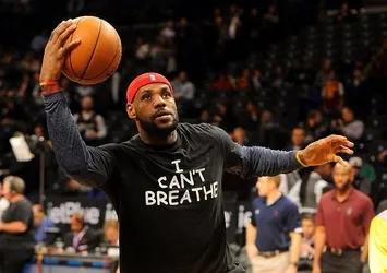 LeBron'dan Muhammed Ali sergisine bağış
