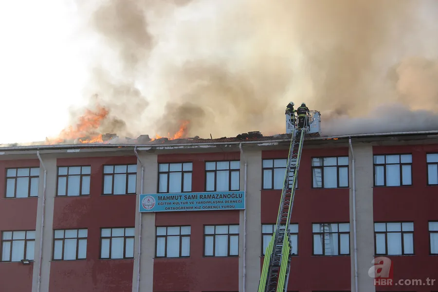 Konya'da bir lisenin çatısında yangın çıktı 1