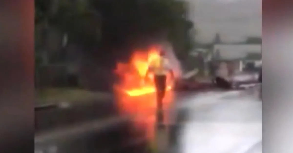 ABD'de de helikopter karayoluna düştü | Video