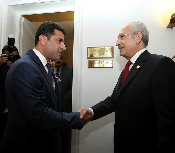 CHP PKK’yı sevince boğmuş! Demirtaş’ın terörist ağabeyinden özel teşekkür