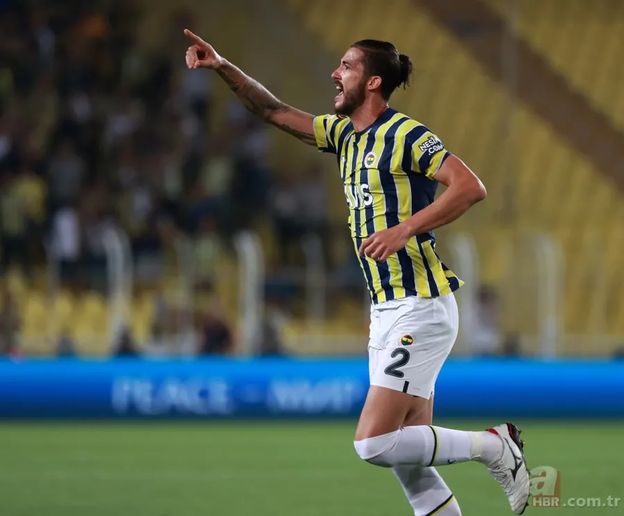 Dinamo Kiev maçında Fenerbahçe taraftarından anlamlı koreografi 13