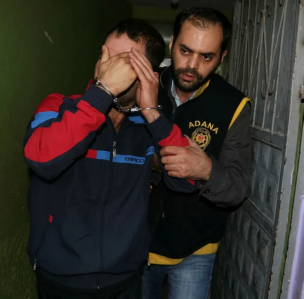 Adana'da zorla fuhşa şafak vakti özel harekatlı operasyon - 1