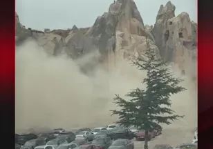 NEVŞEHİR’DE PERİBACASI ÇÖKTÜ