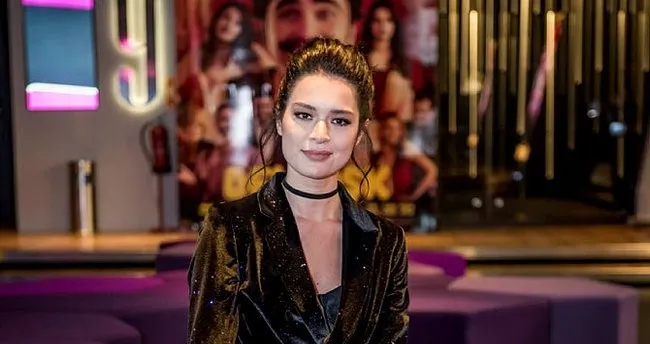 Ünlü oyuncunun erkek olduğu iddiası şaşırtıcıydı! Şafak Pekdemir kimdir, kaç yaşında? Kiminle evli?