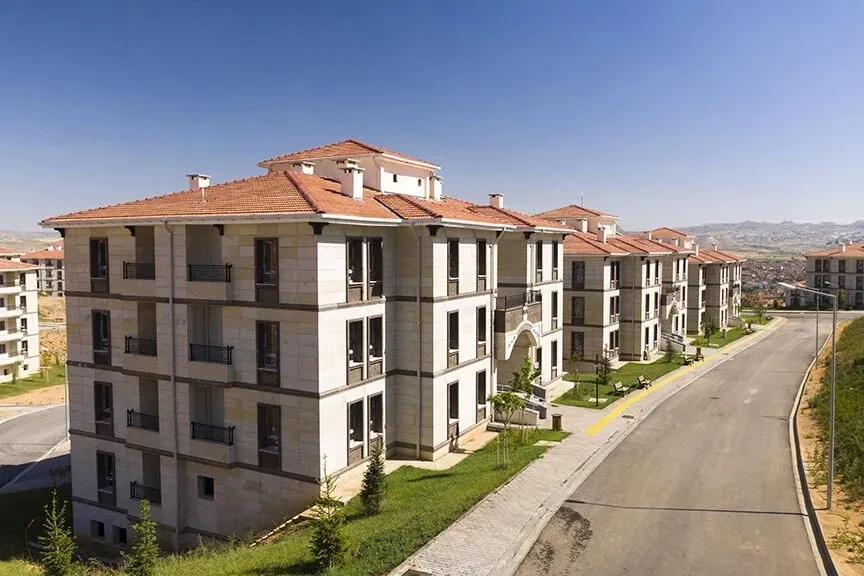 baskan-erdogan-bu-topraklarda-kimseye-ameliyat-yaptirmayiz-1788793428651.jpeg Başkan Erdoğan İstanbul'daki kiralık konut kampanyasında başvuruların 14 Eylül'de başlayacağını duyurdu (AA)