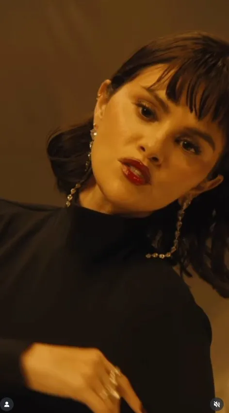 selena-gomezin-yuzunun-son-halini-gorenler-hayrete-dustu-1761381289988.jpg Kaynak: Instagram