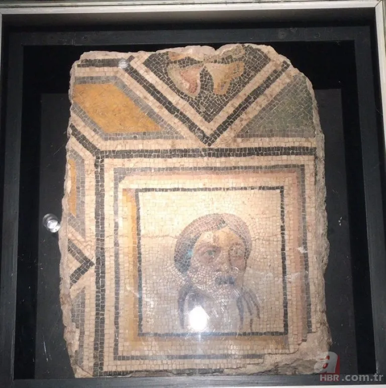 'Çingene Kızı' mozaiği Türkiye'ye getirildi 24