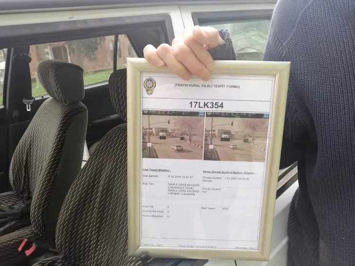 ilk-trafik-cezasini-75-yasinda-yedi-cerceveletip-evinin-duvarina-asti-1579370919211.jpg İlk trafik cezasını 75 yaşında yedi, çerçeveletip evinin duvarına astı - 1
