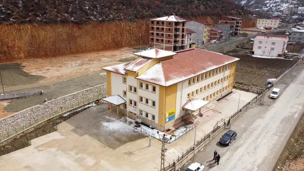 1615204674076.jpg Son dakika: Tokat'ta 30 öğretmen karantinaya alındı! Eğitime 10 gün ara verildi - 1