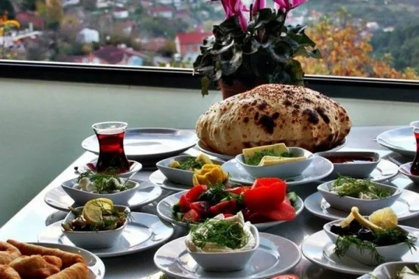 İftar pazarı 40 milyara çıktı! En düşük iftar 350 TL’den başlıyor | Hangi ilde iftar menüsü ne kadar?