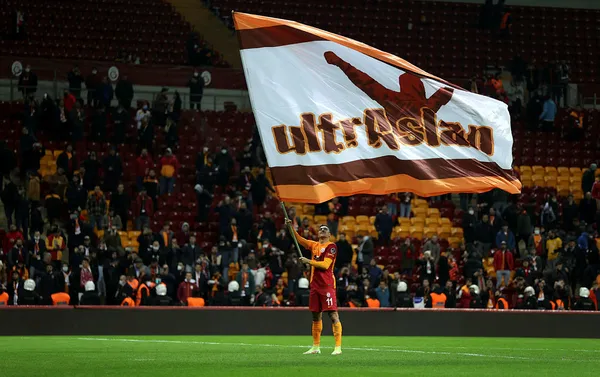 galatasaray-mostafa-mohamed-transferini-duyurdu-iste-transferin-detaylari-1640620545858.jpg Galatasaray Mostafa Mohamed transferini duyurdu! İşte transferin detayları... - 1