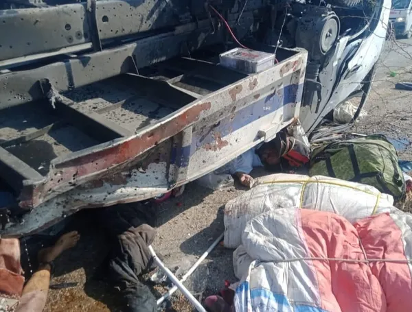 son-dakika-pakistanda-polis-aracina-saldiri-cok-sayida-olu-var-1678086667574.jpg Son dakika: Pakistan'da polis aracına saldırı! Çok sayıda ölü var - 1