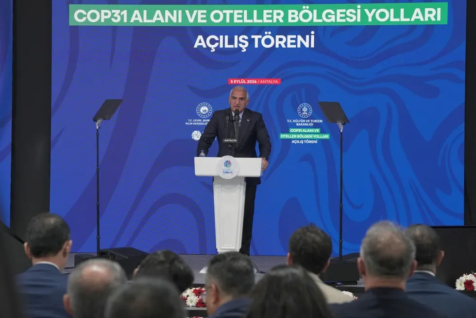 antalyaya-192-milyar-liralik-kultur-ve-turizm-yatirim-1788599105325.jpeg Antalya’ya 19,2 milyar liralık kültür ve turizm yatırımı! - 1