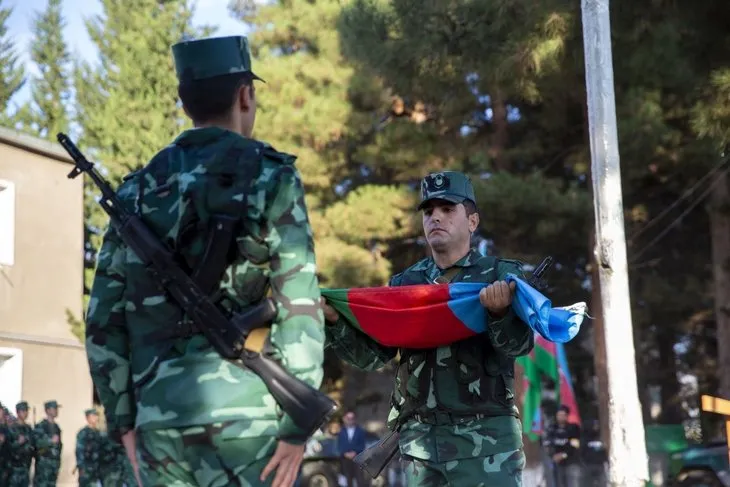 Ermenistan işgalinden kurtarılan Azerbaycan'ın Zengilan kentindeki karakollara bayrak çekildi